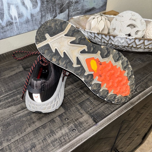 Hoka One One Speedgoat 4 trail running shoes Mens SZ 8 - Picture 2 of 14